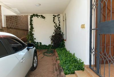 5 Bed House with En Suite at Brookside