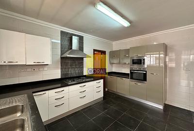 3 Bed Apartment in Parklands - 4