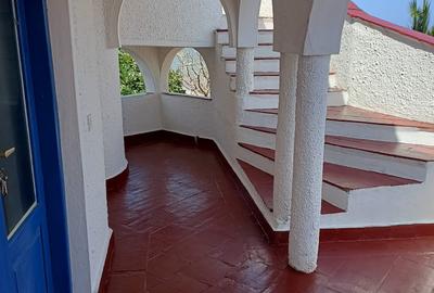 5 Bed Villa with En Suite in Malindi