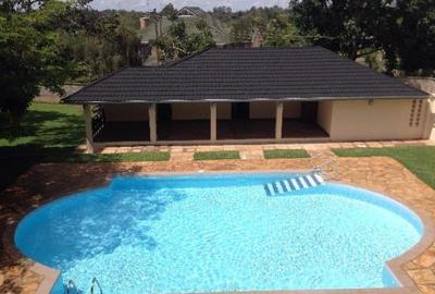 5 Bed House with En Suite at Nyari 5 Bedroom Ambassadorial House