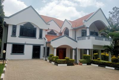 5 Bed House with En Suite at Mumwe