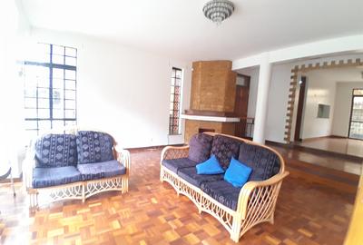 5 Bed Townhouse with En Suite at Lavington - 4