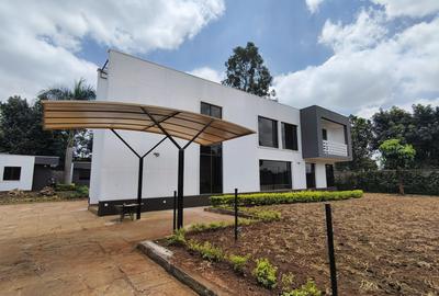 5 Bed Villa with En Suite at Runda