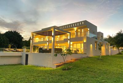 4 Bed House with En Suite in Vipingo