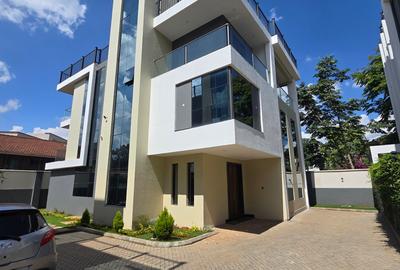 5 Bed Townhouse with En Suite in Lavington