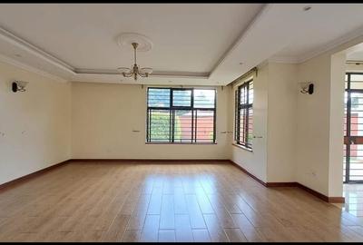 6 Bed Townhouse with En Suite in Lavington