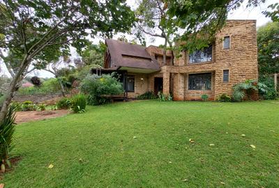 5 Bed House with En Suite at Lakeview - 3