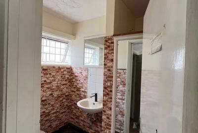 Commercial Property with Service Charge Included in Kilimani - 4