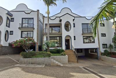 5 Bed Townhouse with En Suite in Westlands Area