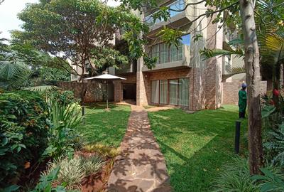 5 Bed Villa with En Suite in Lavington