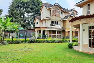 5 Bed Townhouse with En Suite at Lavington