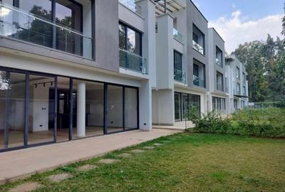 5 Bed Townhouse with En Suite in Lavington - 2