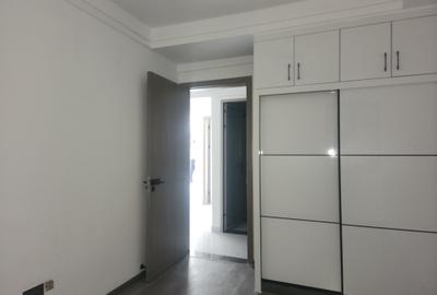 2 Bed Apartment with En Suite at Westlands Near Graffins College - 3