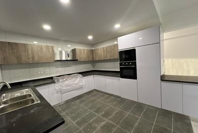 4 Bed Apartment with En Suite at Othaya Road - 3