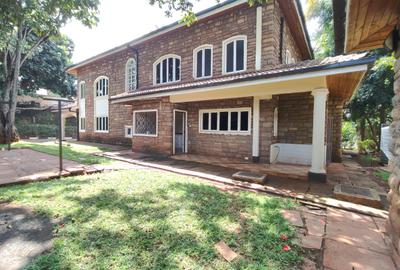 4 Bed House with En Suite at Hill View - 2