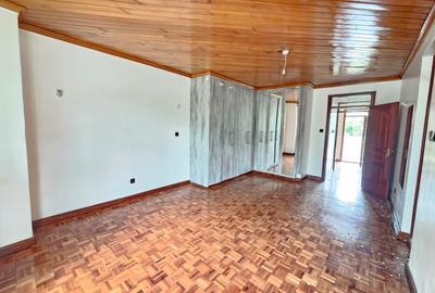 4 Bed Townhouse with En Suite in Lavington - 3