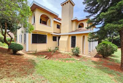 5 Bed House with En Suite in Runda