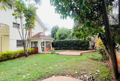 5 Bed Townhouse with En Suite in Lavington - 3