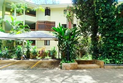 3 Bed Apartment with En Suite in Riverside - 3