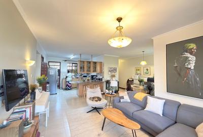 Serviced 2 Bed Apartment with En Suite in Brookside - 3