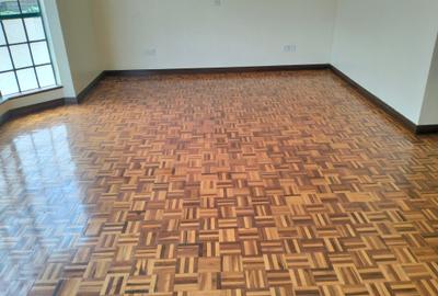 5 Bed Townhouse with En Suite in Spring Valley