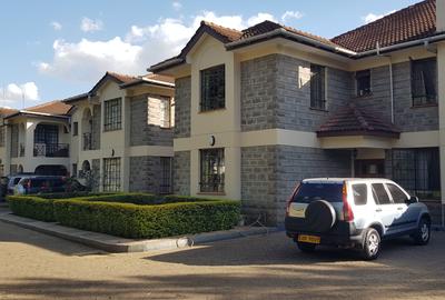 5 Bed Townhouse with En Suite at Elmollo Drive