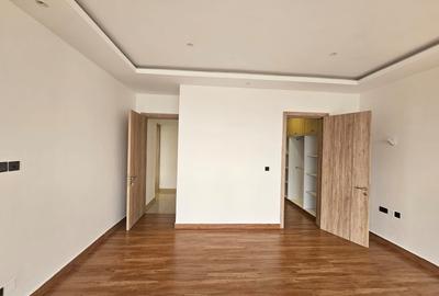 4 Bed Apartment with En Suite in Spring Valley