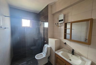 1 Bed Apartment with En Suite at Lantana Road - 4