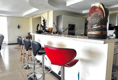 Furnished 3 Bed Apartment with En Suite in Riverside - 2