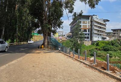 Shop with Service Charge Included in Kiambu Road - 2