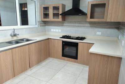 3 Bed Apartment with Gym at Few Minutes Drive To Gigiri - 4