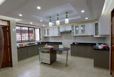 5 Bed Townhouse with En Suite at Lavington Convent Drive - 4
