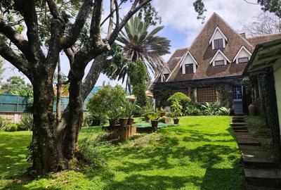 7 Bed House with En Suite in Runda - 2