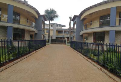 5 Bed Villa with En Suite at Lavington