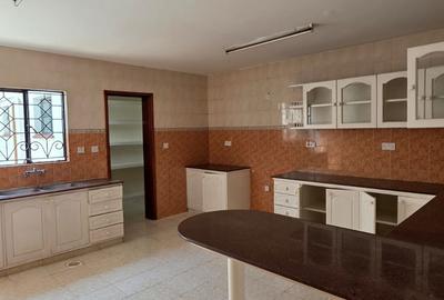4 Bed Townhouse with En Suite at Kyuna - 3