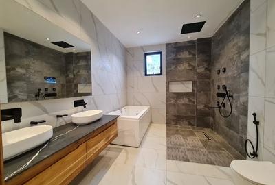 4 Bed Apartment with En Suite at Peponi Road - 4