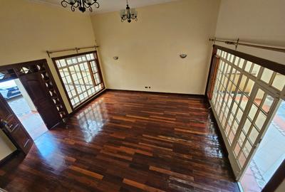 4 Bed Townhouse with En Suite in Spring Valley - 3