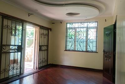 5 Bed Townhouse with En Suite in Lavington