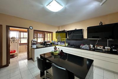 4 Bed Apartment in Parklands - 3