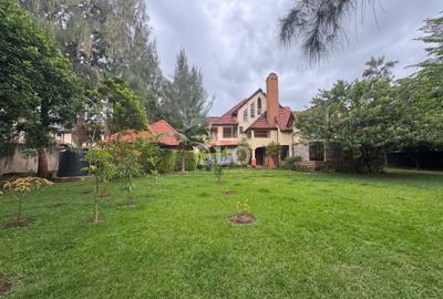 5 Bed Villa with En Suite in Runda