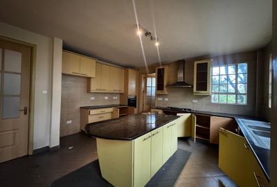 4 Bed Townhouse with En Suite in Karen