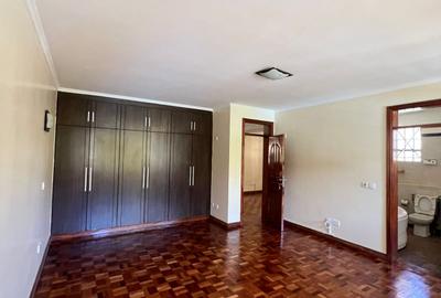 5 Bed Townhouse with En Suite in Kileleshwa - 4