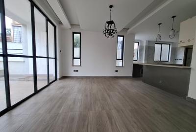 5 Bed Townhouse with En Suite in Lavington - 2