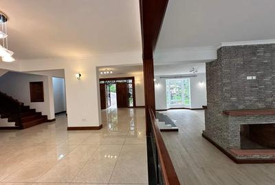 5 Bed House with En Suite in Rosslyn - 4