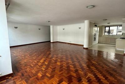 3 Bed Apartment with En Suite in Riverside - 3