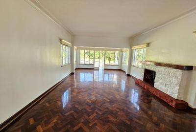 6 Bed House with En Suite in Rosslyn