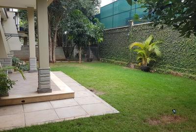 5 Bed House with En Suite at Lavington