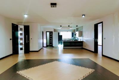 3 Bed Apartment with En Suite at Riverside Drive - 4