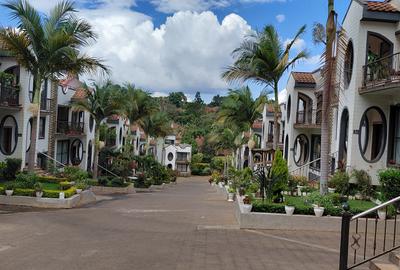 5 Bed Townhouse with En Suite in Westlands Area - 2