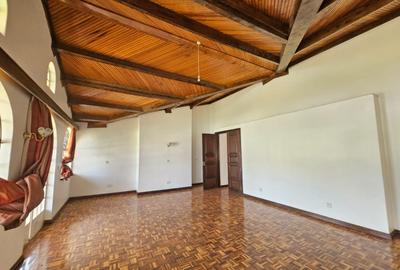 5 Bed House with En Suite in Loresho - 4